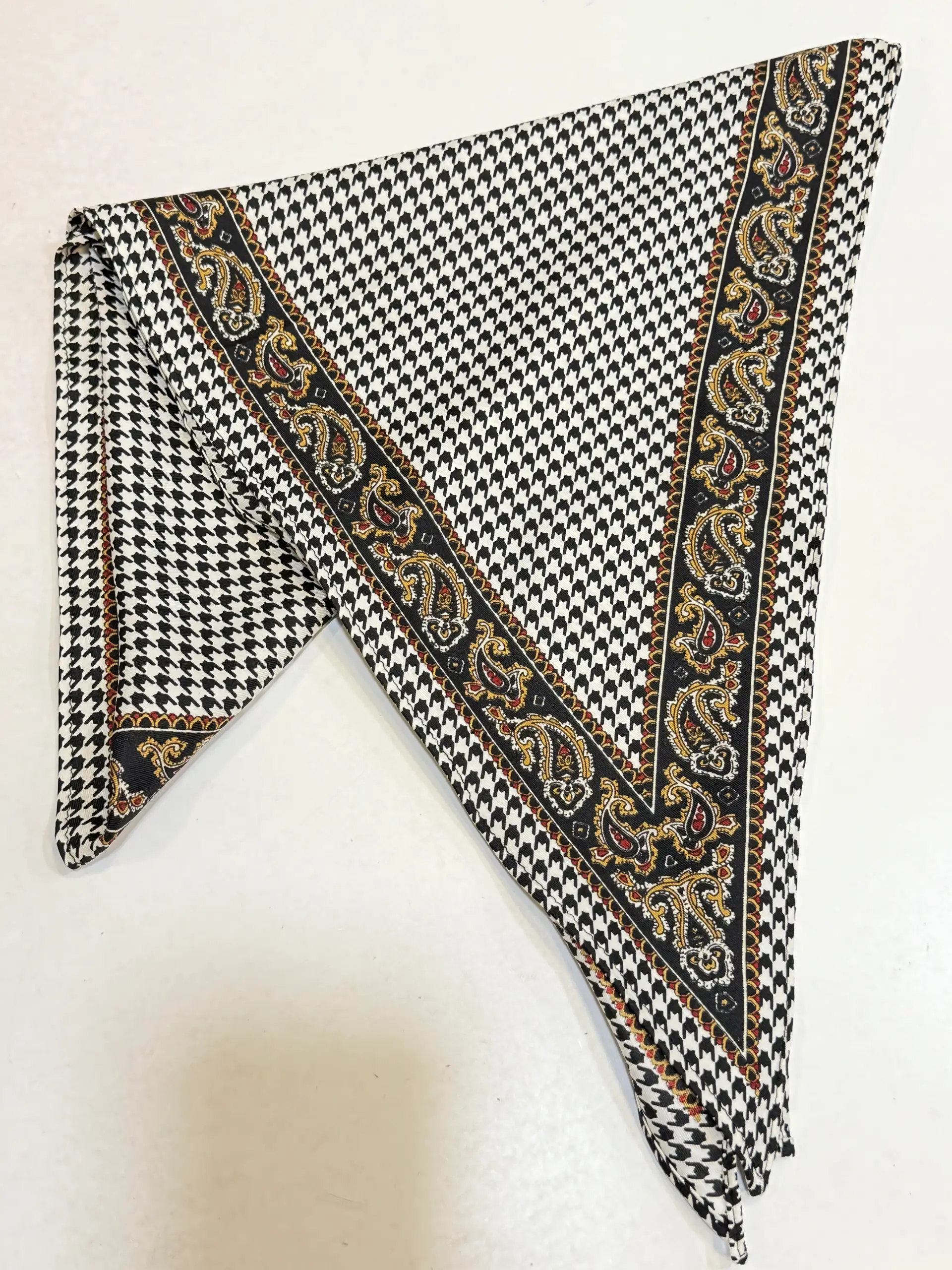 Pañuelo Blanco & Negro Trenza Paisley